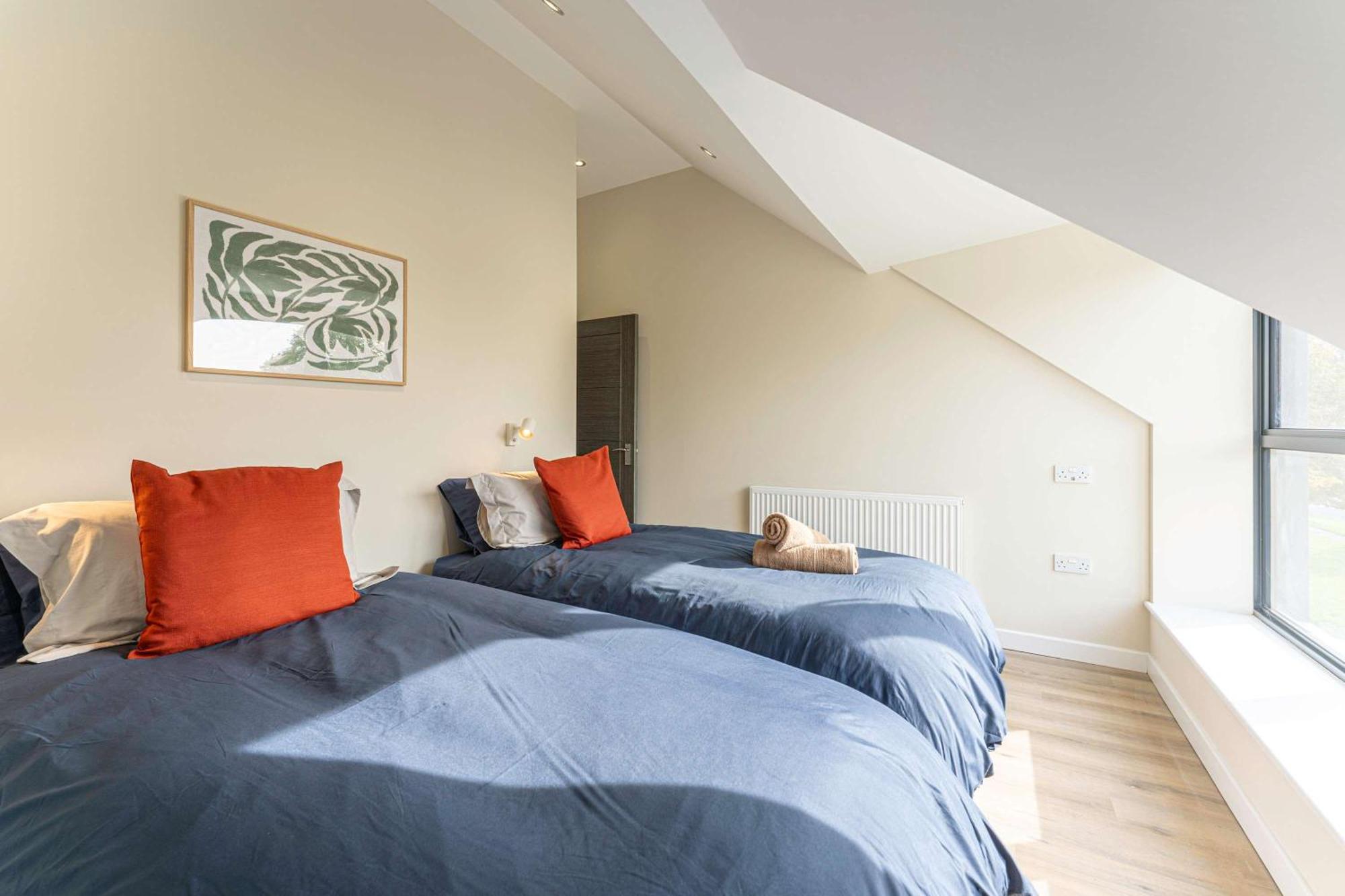 Stylish 2 Bedroom Apartments In Derby Bagian luar foto