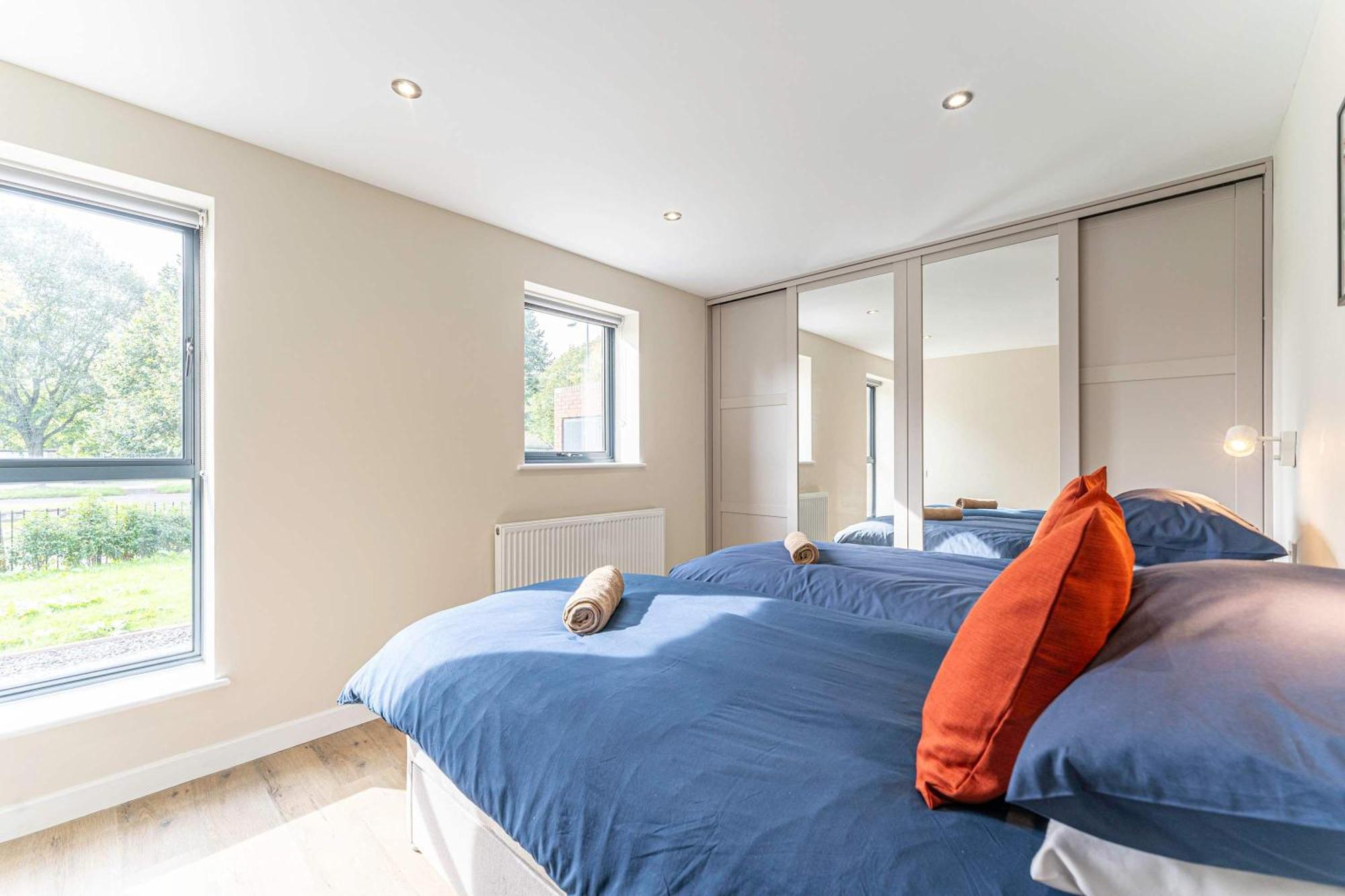 Stylish 2 Bedroom Apartments In Derby Bagian luar foto